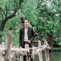 Chiếc Thuyền Từ Ly