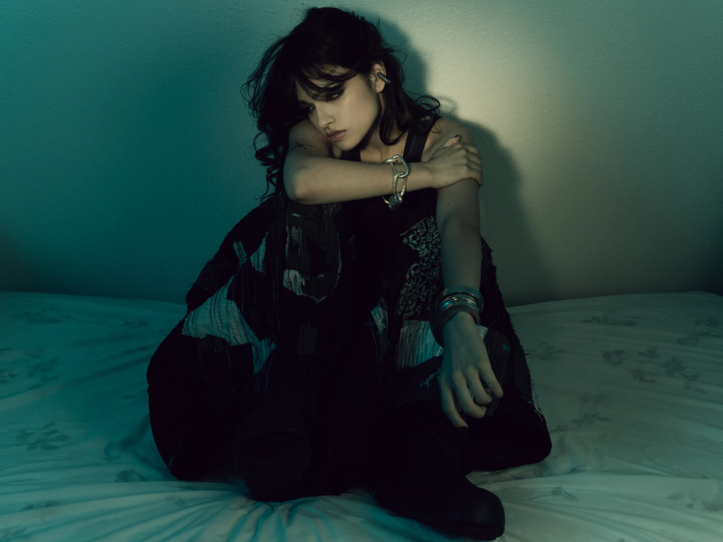 LEAVE ME HERE (Single)