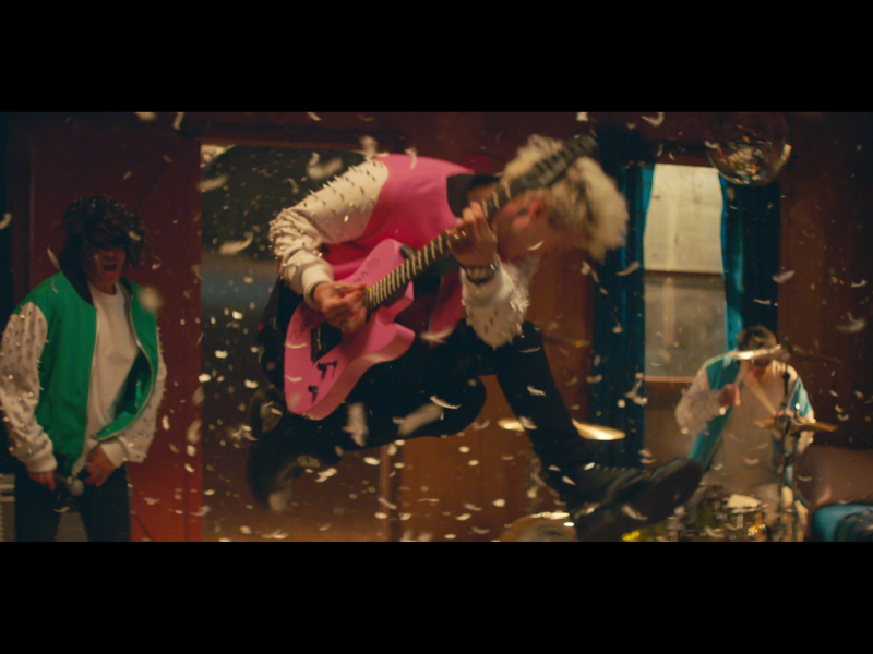 love race (MV) (Single)