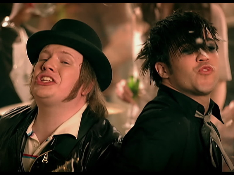 This Ain't A Scene, It's An Arms Race (MV) (Single)