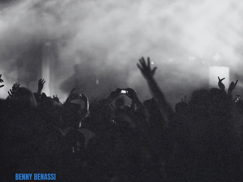 Feel The Bass (Single)