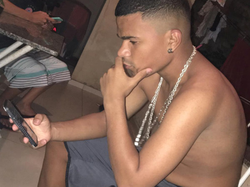 JULIN NÃO QUER LAÇO ELE SO QUER COMER VOCE (Single)