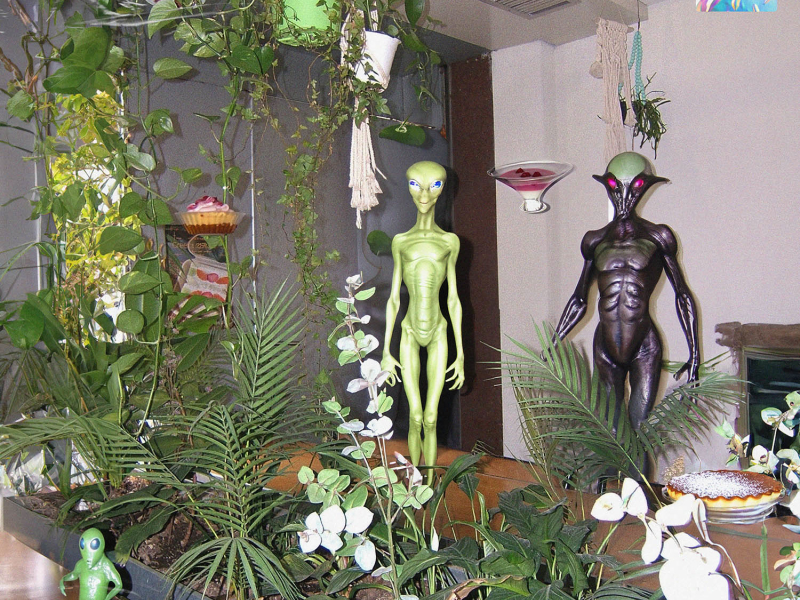 Alien's Dessert (Single)