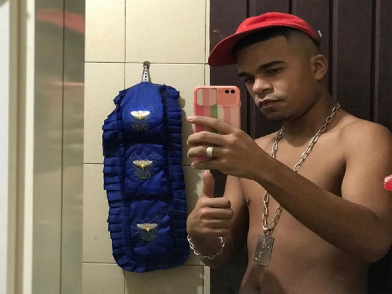 VAI SENTA SENTA NO AK, VAI JOGA JOGA NA GLOCK (Single)