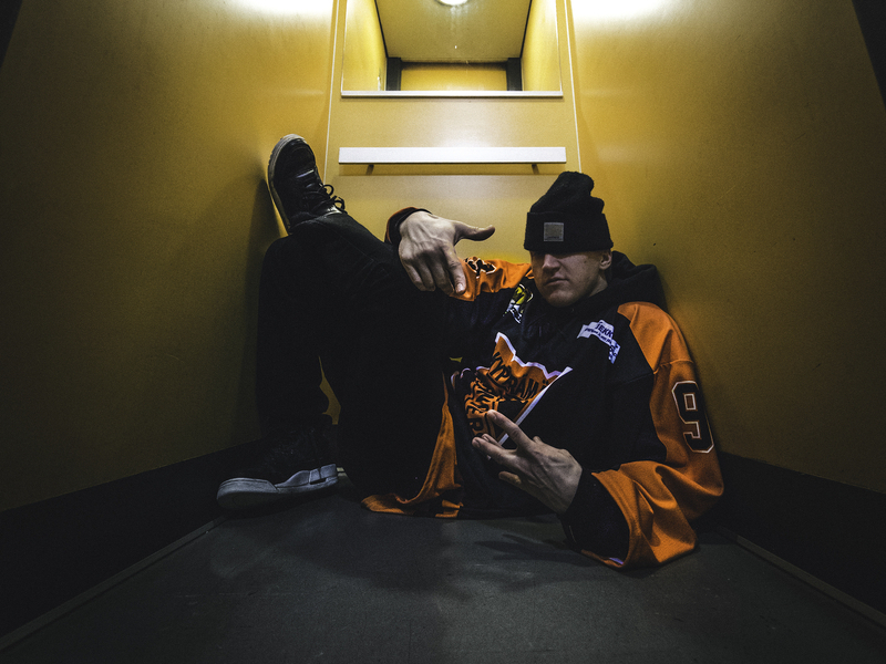 Takas mäkeen (Single)