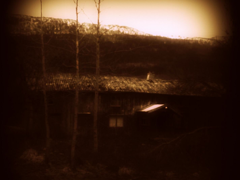 Grått Gammalt Hus (Single)