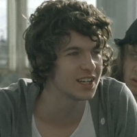 She Moves In Her Own Way (Single)