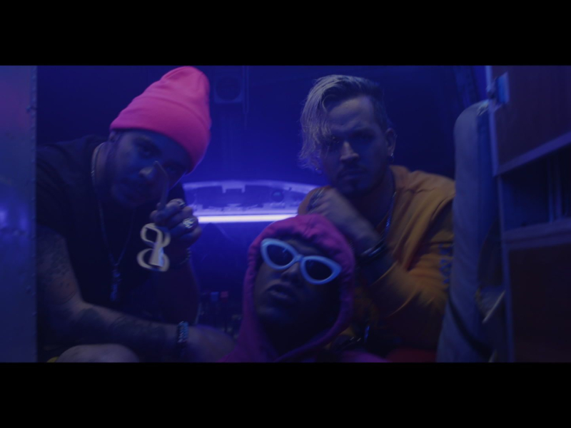 Loca Como Tú (MV) (Single)