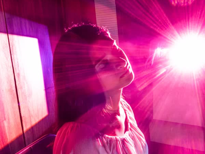 light still shines (Single)