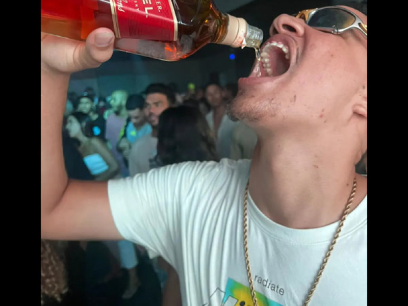 SEM TEMPO PARA ALIANÇA NO DEDO (Single)