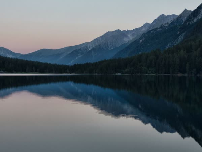 Calm Ambient Music With Flowing Textures For Deep Rest And Emotional Peace (Single)