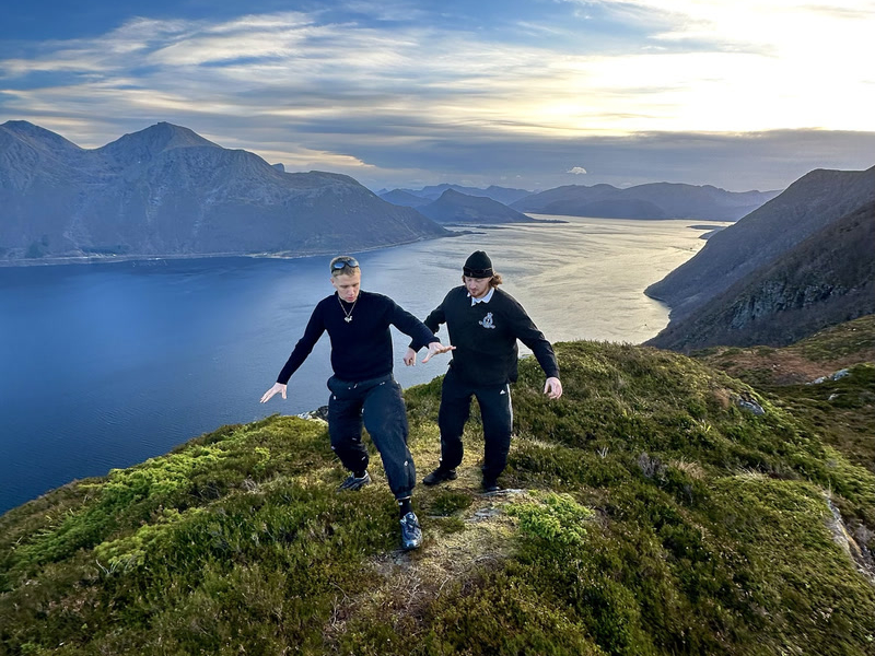BERGSTEIGEN (Single)