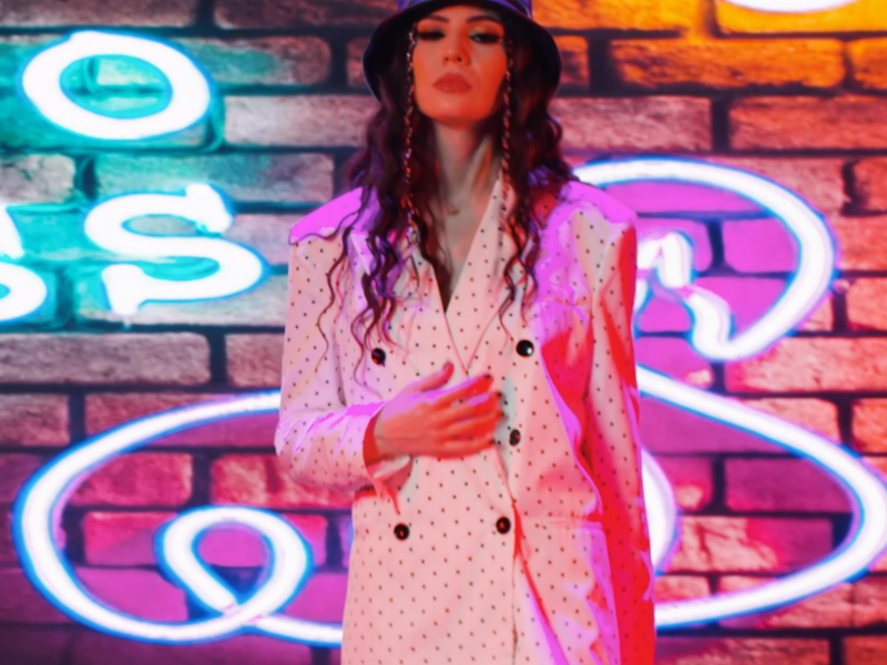 Singura in club (Single)