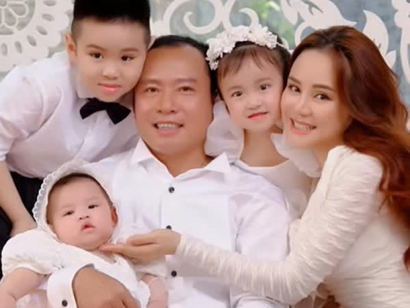 NHÀ MÌNH RẤT VUI (Single)