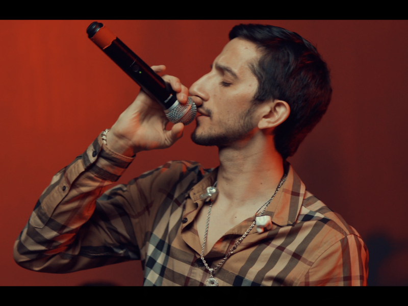 Durmiendo Con La Luna (En Vivo) (MV) (Single)