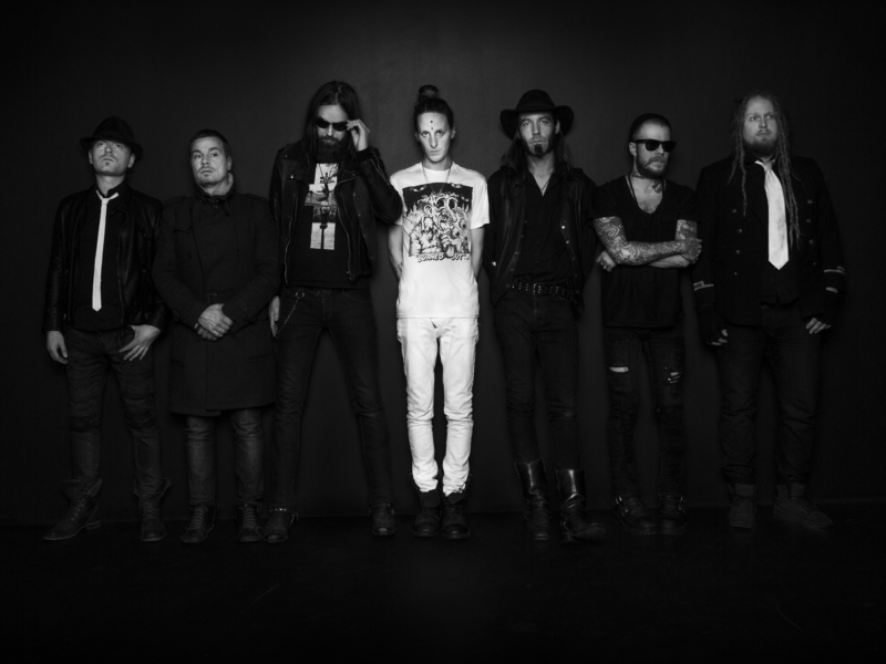 Fjara / Runaway Train