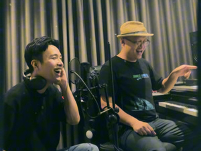 Fly me to the moon (Single)