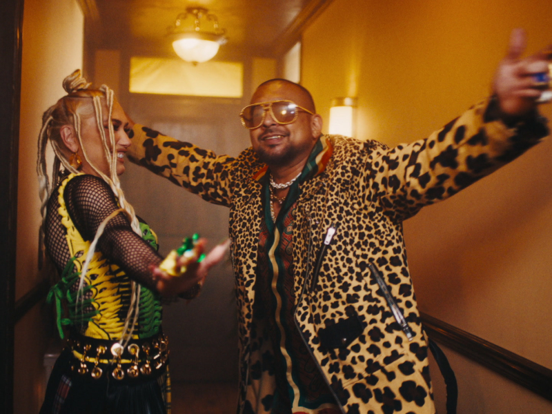 Light My Fire (MV) (Single)