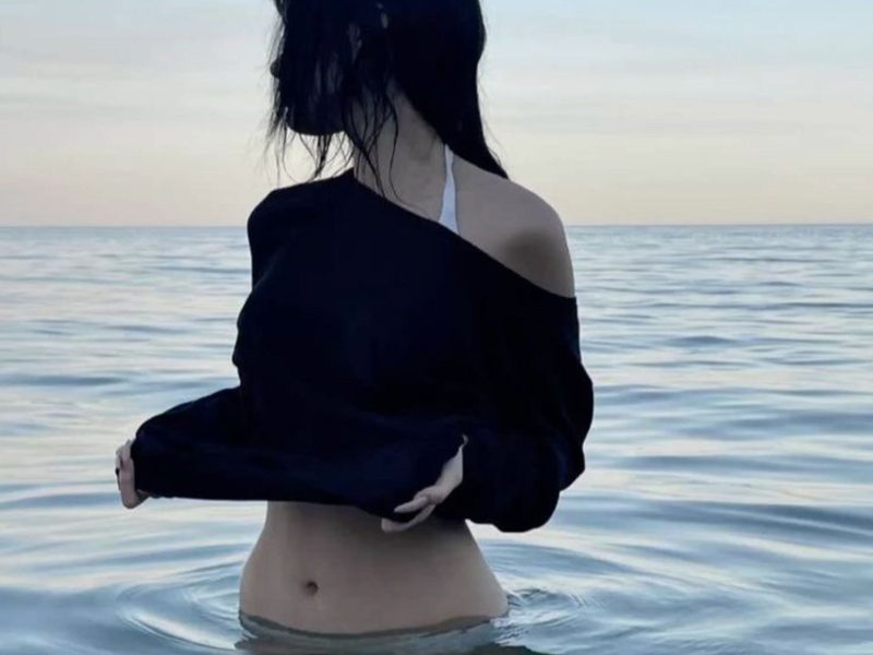 Passionfruit (Slowed + Reverb) (Single)