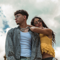 KOCHAJ ALBO ZOSTAW (Single)