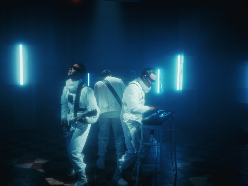 Break Up (MV) (Single)