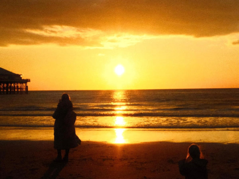 distant sunsets (Single)