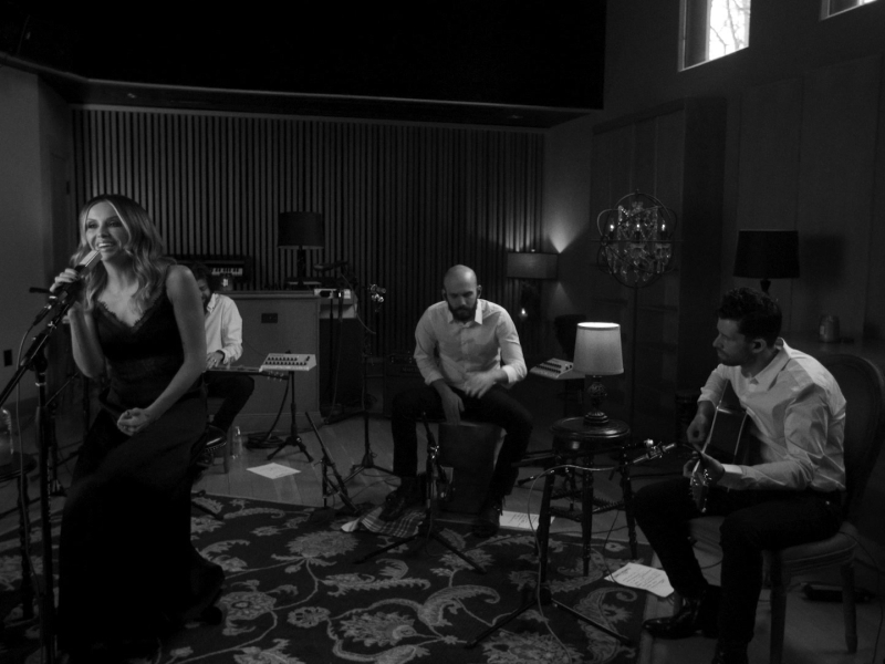 Next Girl (Live) (MV) (Single)