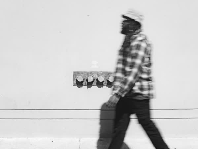 Calling (feat. Terrace Martin) (Single)