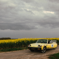 LES APACHES (Single)