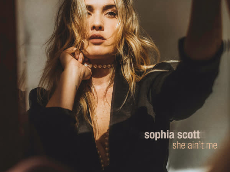 She Ain't Me (Single)