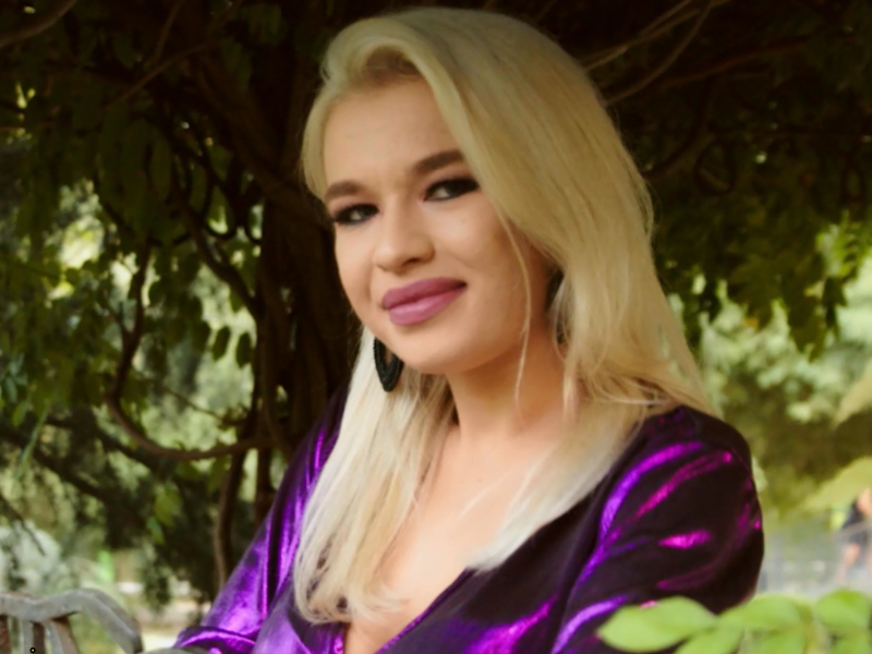 Tine-ma in brate la tine (feat. Adriana Drenea) (Single)