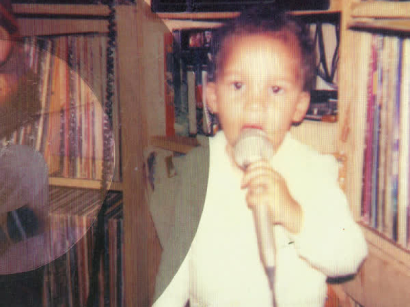 Con el Micrófono en la Mano