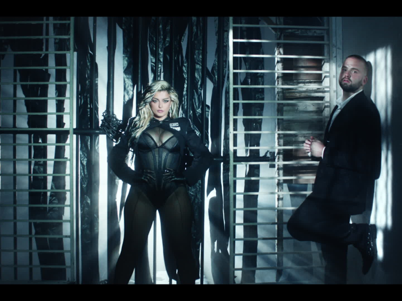 Chain My Heart (MV) (Single)