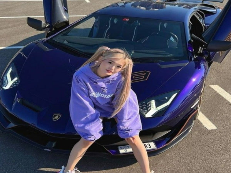 ELA CHUPA FIRME (Single)