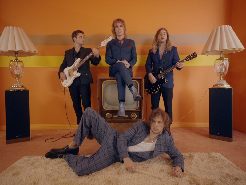 Fallin' With Me (Single)