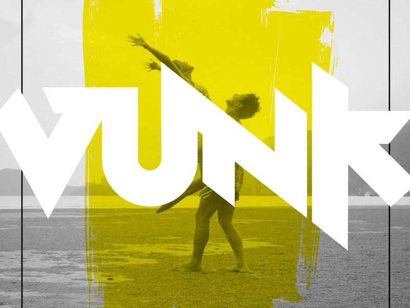 Iubește-mă de tot (Single)