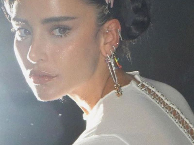 lovergirl (slowed + reverb) (Single)