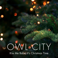 Kiss Me Babe, It's Christmas Time (Single)