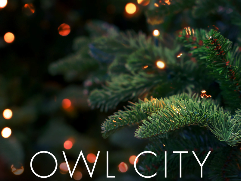 Kiss Me Babe, It's Christmas Time (Single)