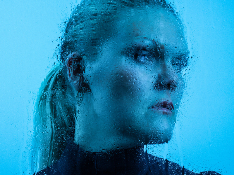 Out of the dark (Single)