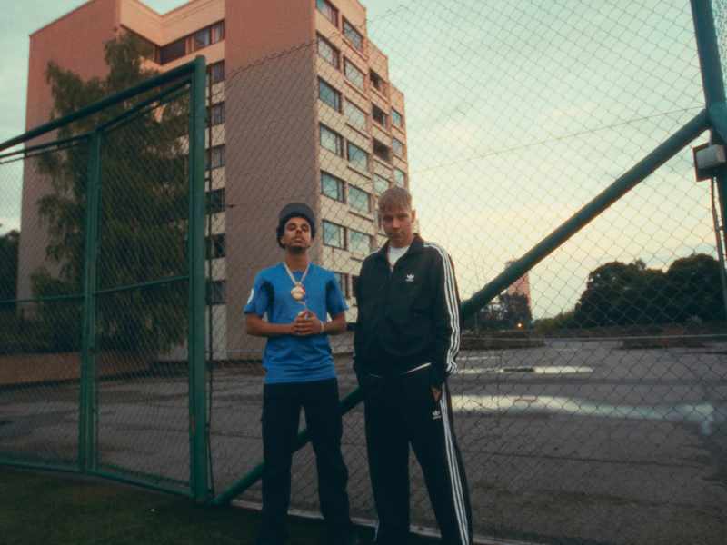 Nuori & Tyhmä (Single)