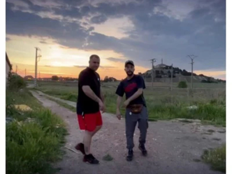 PORSCHE CAYENNE (Single)