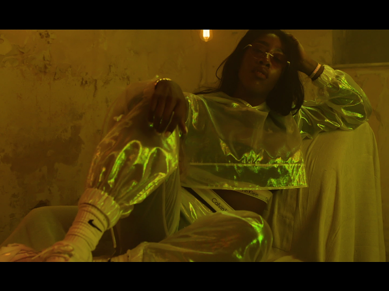 Emotional (MV) (Single)