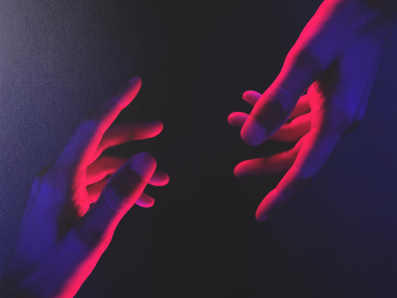 Drawn to you (Single)