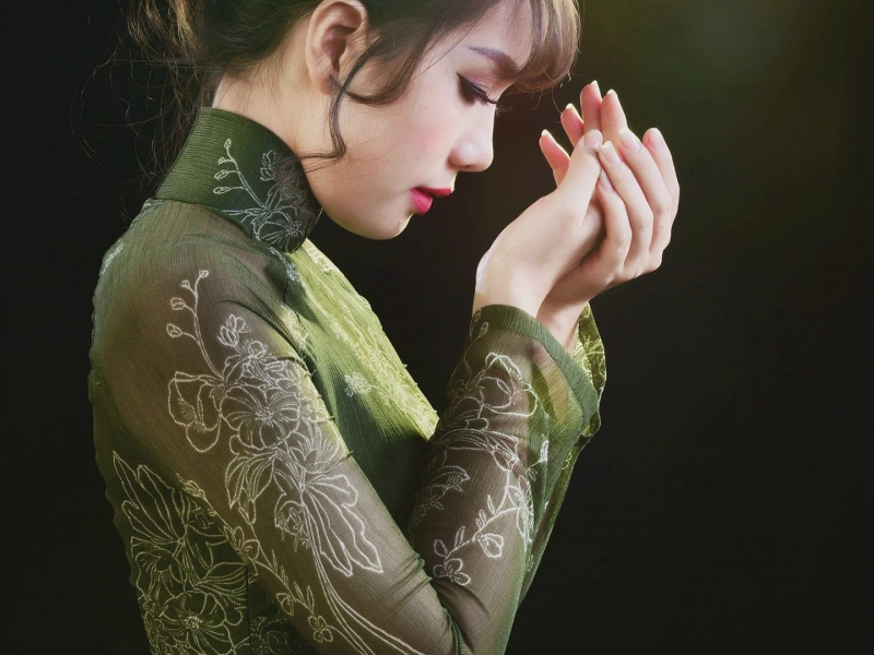 Buồn thấu tim khi nghe Đêm Không Ngủ (Single)