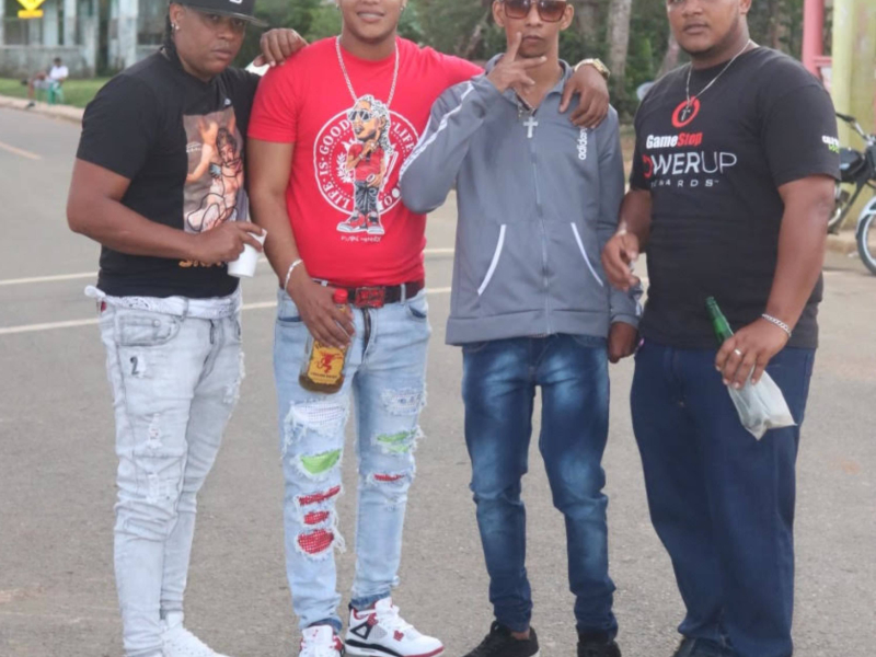 Divareo (feat. Jaden Flow, Ricar Doble R & Lolito) (Single)