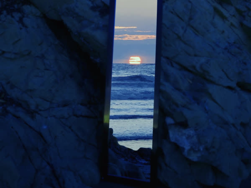 Beauty In The Madness (Single)