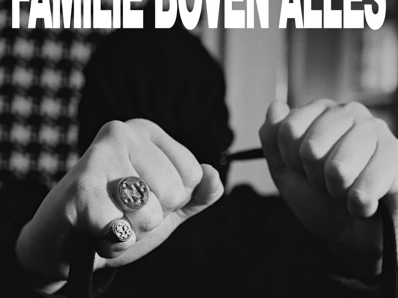 FAMILIE BOVEN ALLES (Single)
