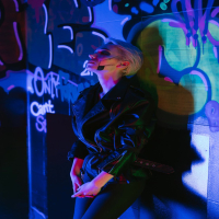 Falling (feat. Divas) (Single)