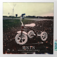 Mi Novia Tiene Novia (Single)